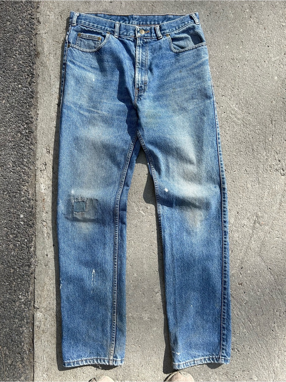 Vintage 90s Denver Hayes Men’s Straight Fit Distressed Blue Denim Jeans - Picture 1 of 11